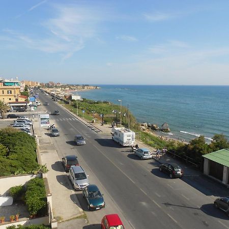 Hotel L'Approdo Anzio Exterior photo