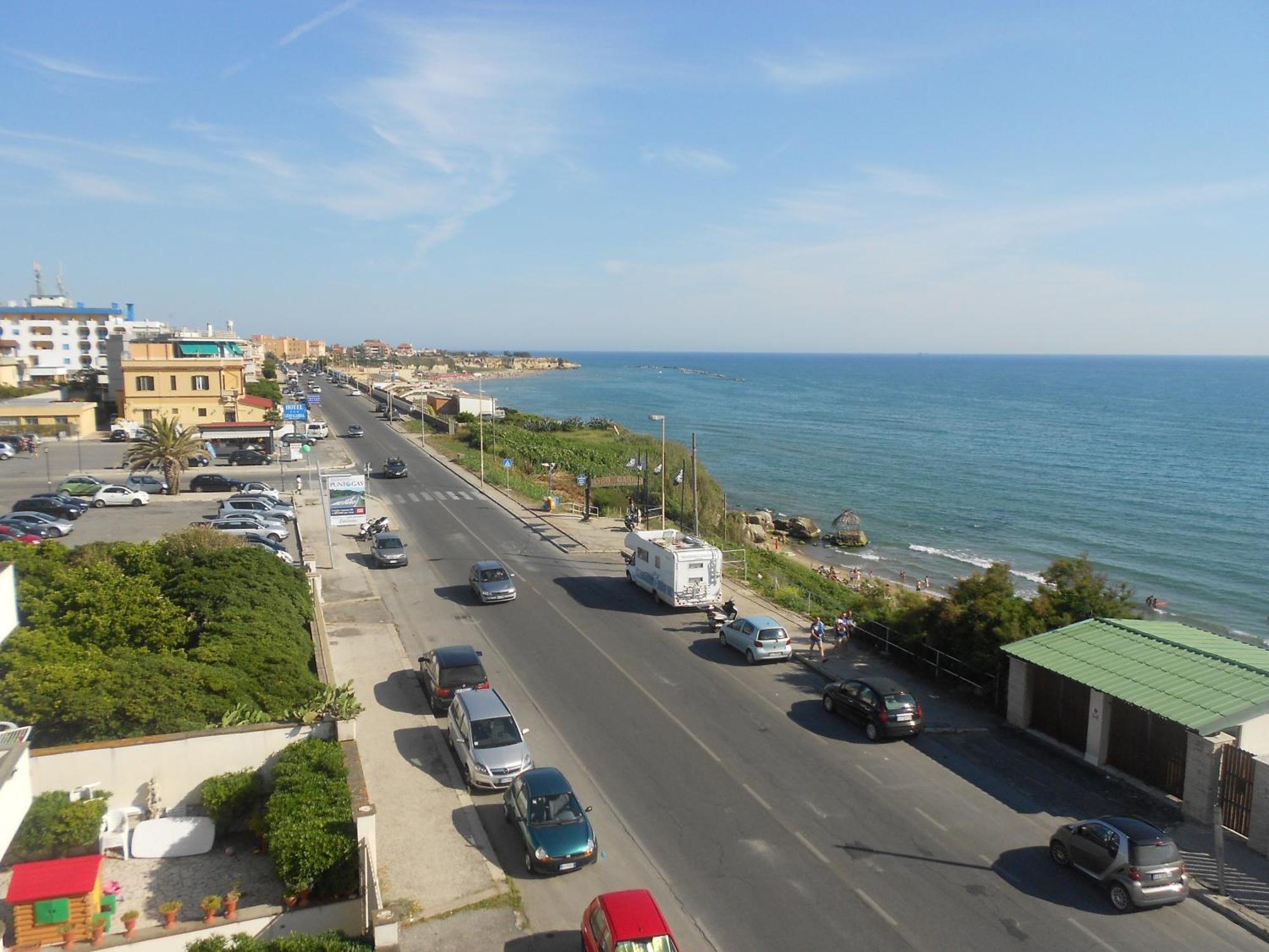 Hotel L'Approdo Anzio Exterior photo